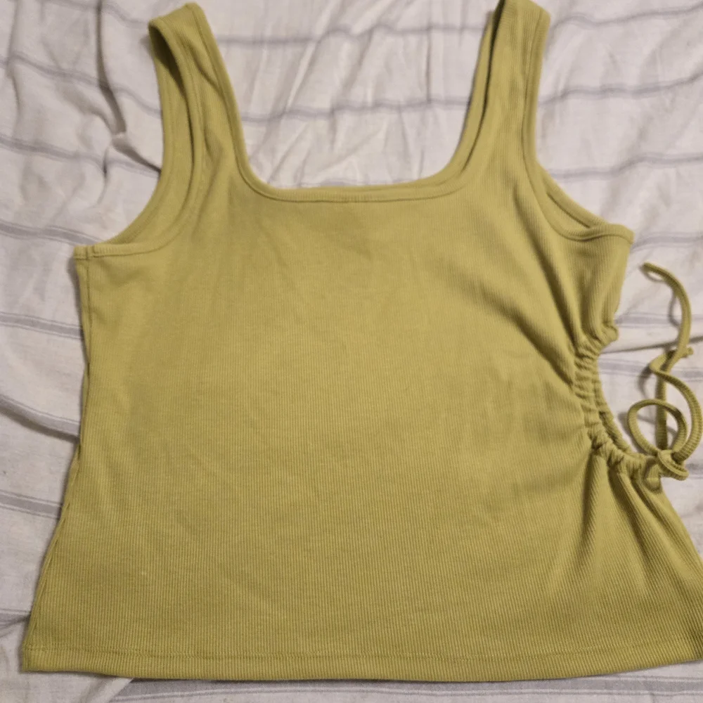 Chic Olive Ribbed Tank Top - Picture 3 of 4